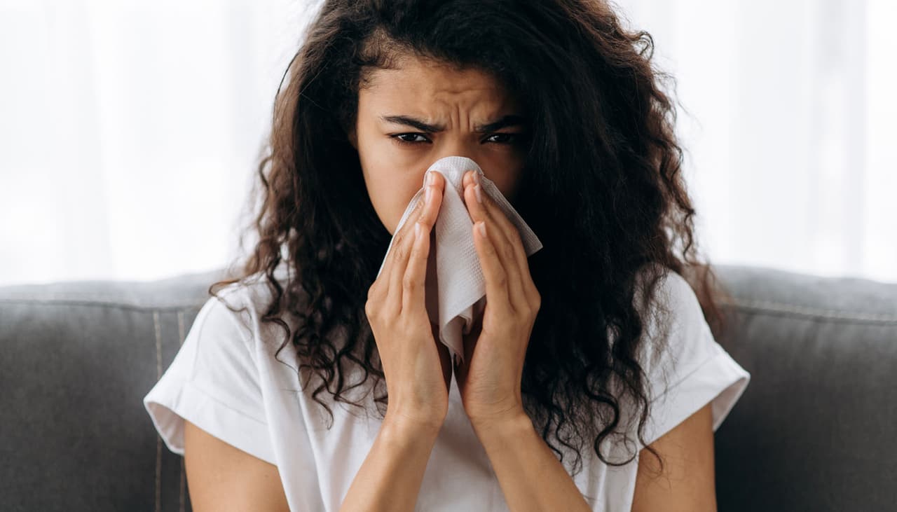 Solo que la persona si tose demasiado durante la temporada de frío tal vez podría tener un poco de asma sin que se de cuenta y necesita medicamento.