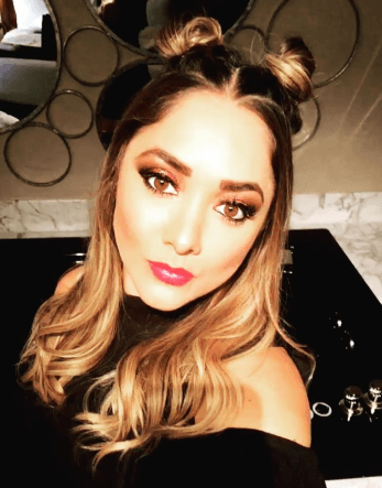 "Voy a disfrutar un rato más la soltería, y después empezaré a dibujar corazones gordos. Estoy soltera, contenta, trabajando mucho y sí, soltera desde hace algunos meses”.