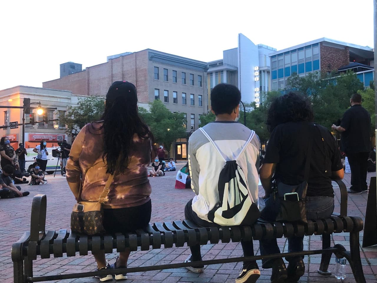 Los participantes concluyeron la actividad mientras pedían una investigación profunda en las bases militares del país. 
<a href="https://www.univision.com/local/san-antonio-kwex/ciudad-de-san-antonio-se-desborda-de-tristeza-por-el-reconocimiento-de-los-restos-de-vanessa-guillen-fotos">Vea aquí todo lo que debe saber sobre el homicidio de Vanessa Guillén.</a>