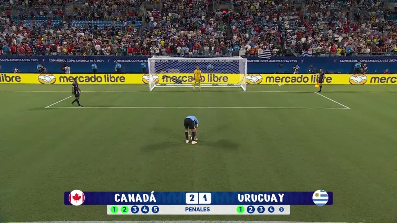 ¡GOL!  anota para Uruguay. Rodrigo Bentancur