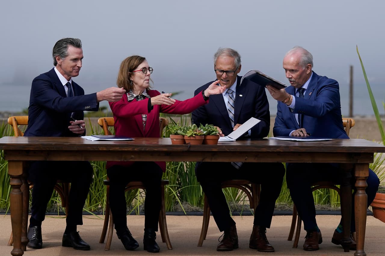 Momentos antes de la firma, Newsom agregó un mensaje para los residentes de la costa del Pacífico: "no estén demasiado ansiosos" a pesar de los titulares del fin del mundo.
<br>