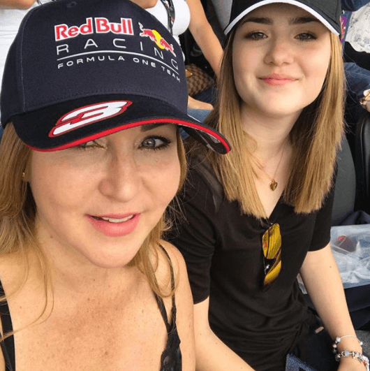 Compartió su 
<b>"tristeza" e "impotencia"</b> por los juicios que se han hecho en contra de su madre y su esposo Cruz Martínez.
<br>