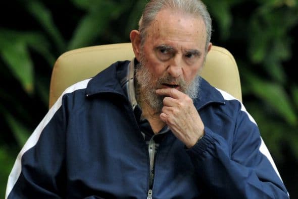 Octubre de 2012: Fuertes rumores sobre la posible muerte de Fidel Castro comenzaron a rondar las redes sociales. Esto se debió a que el periodista argentino Alberto Muller publicó que la demencia de Castro se agravaba.