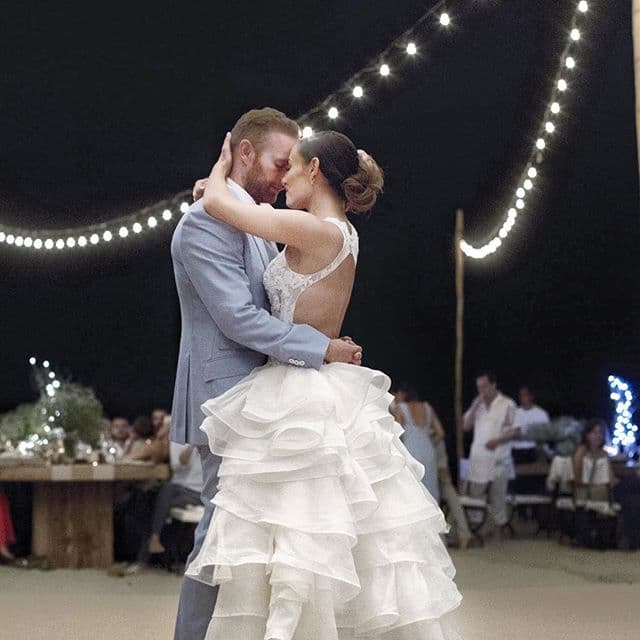 Luego de ver las fotografías de la boda de Marimar Vega con el actor Luis Ernesto Franco, en diciembre de 2015, el comediante reaccionó en sus redes sociales.