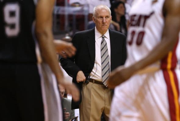 Greg Popovich no pudo parar a la explosiva ofensiva del Heat en esta ocasión.