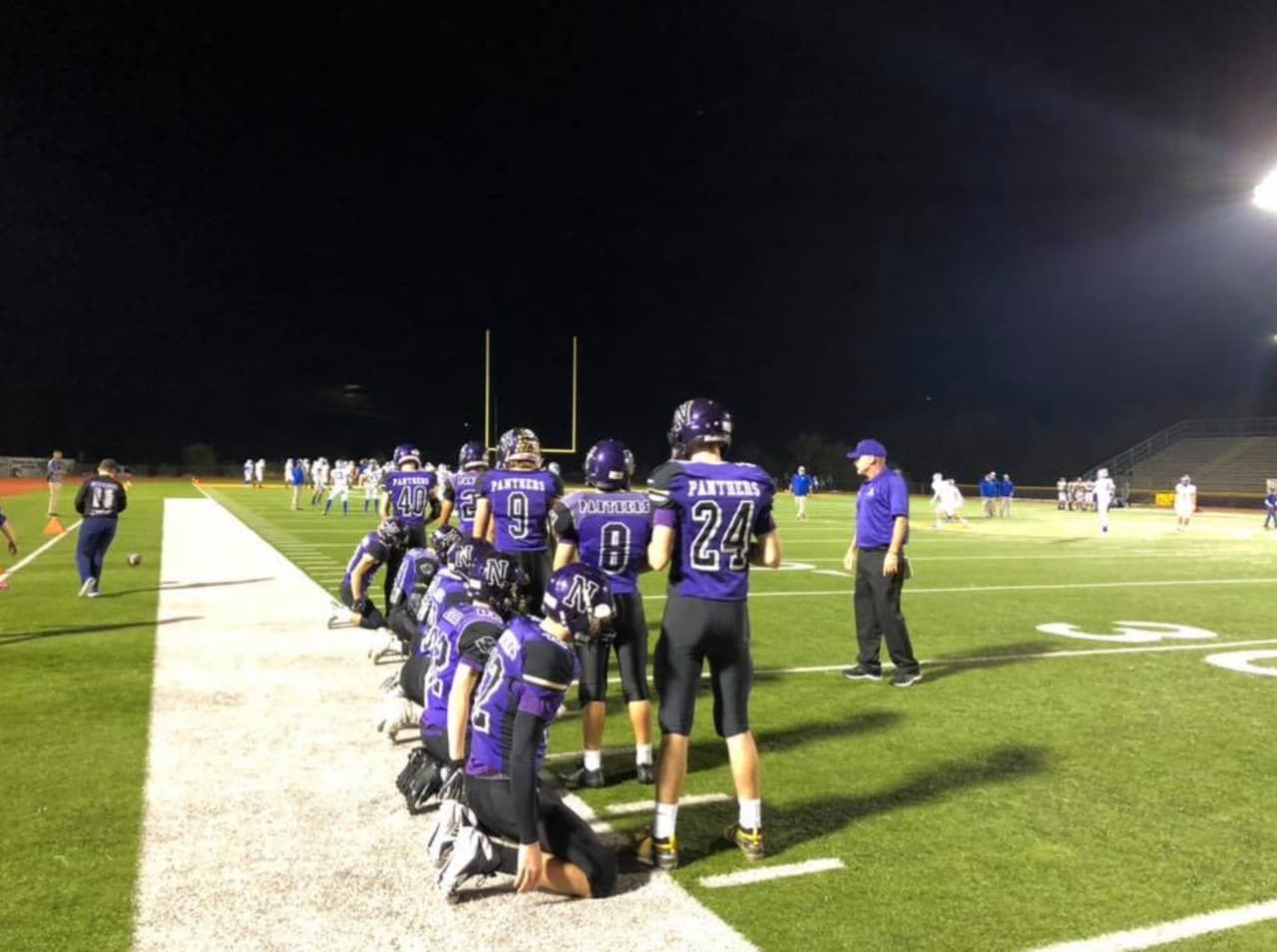 Escuela en Texas planifica impartir clases presenciales a pesar del brote de coronavirus entre estudiantes y maestros