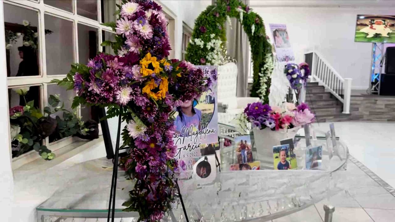 Dan el último adiós a Anna, la niña de 3 años que murió por una carrera clandestina en Tucson