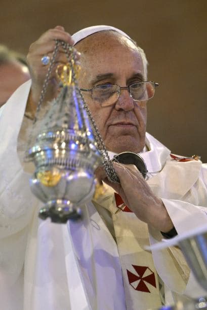 2013- 3 de octubre En referencias al naufragio de una embarcación en la isla de Lampedusa con 500 inmigrantes, dijo: "sólo me viene la palabra vergüenza, es una vergüenza".