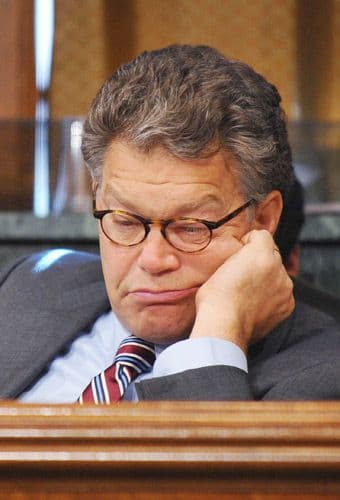 El senador demócrata por Minnesota, Al Franken, durante una sesión del poderoso Comité Judicial el 23 de septiembre de 2009 para discutir la continuidad de la polémica Ley Patriota, activada tras los ataques terroristas del 11 de septiembre de 2001.