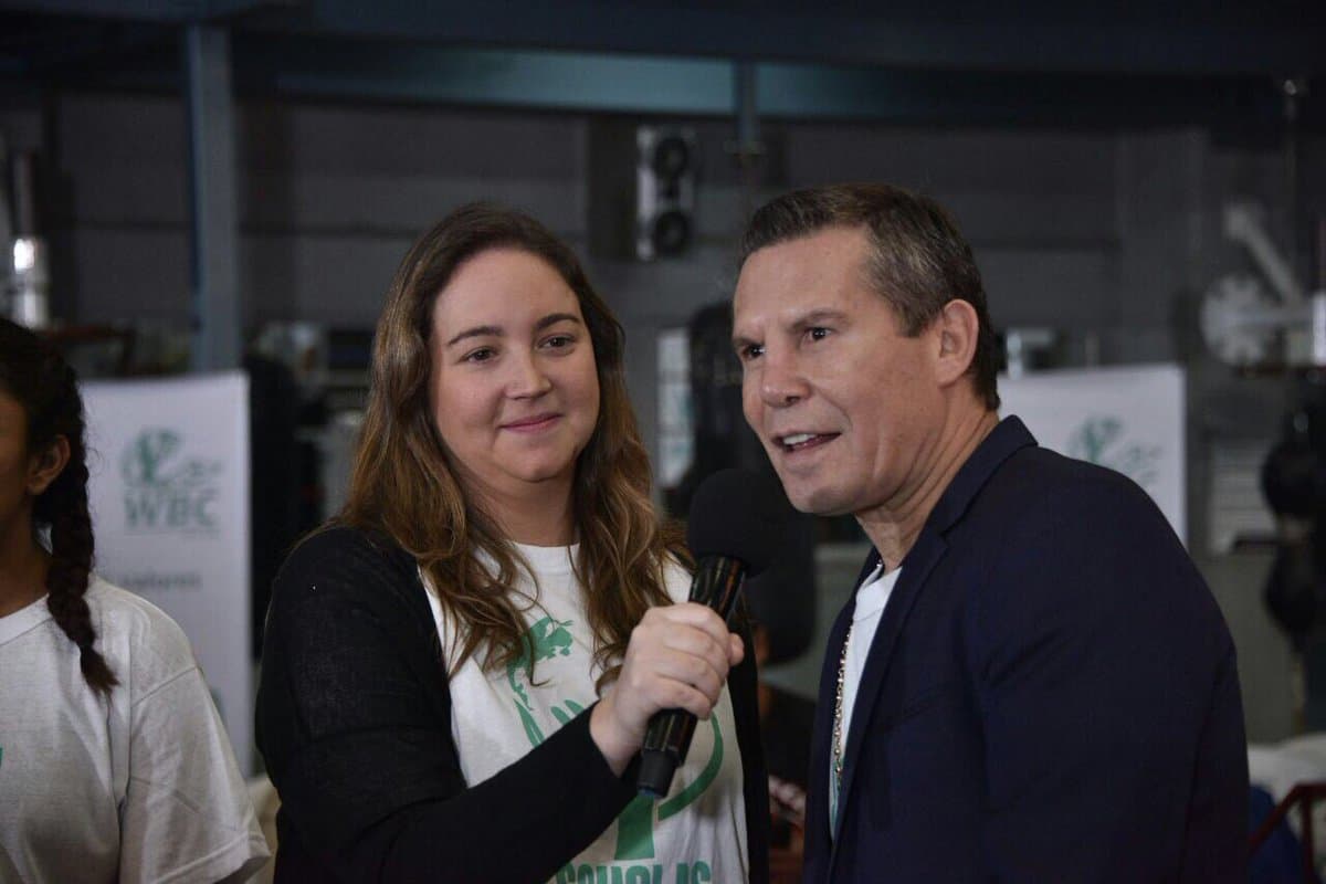 Julio César Chávez bromeó con el Papa y pidió que le sacara el 'chamuco'