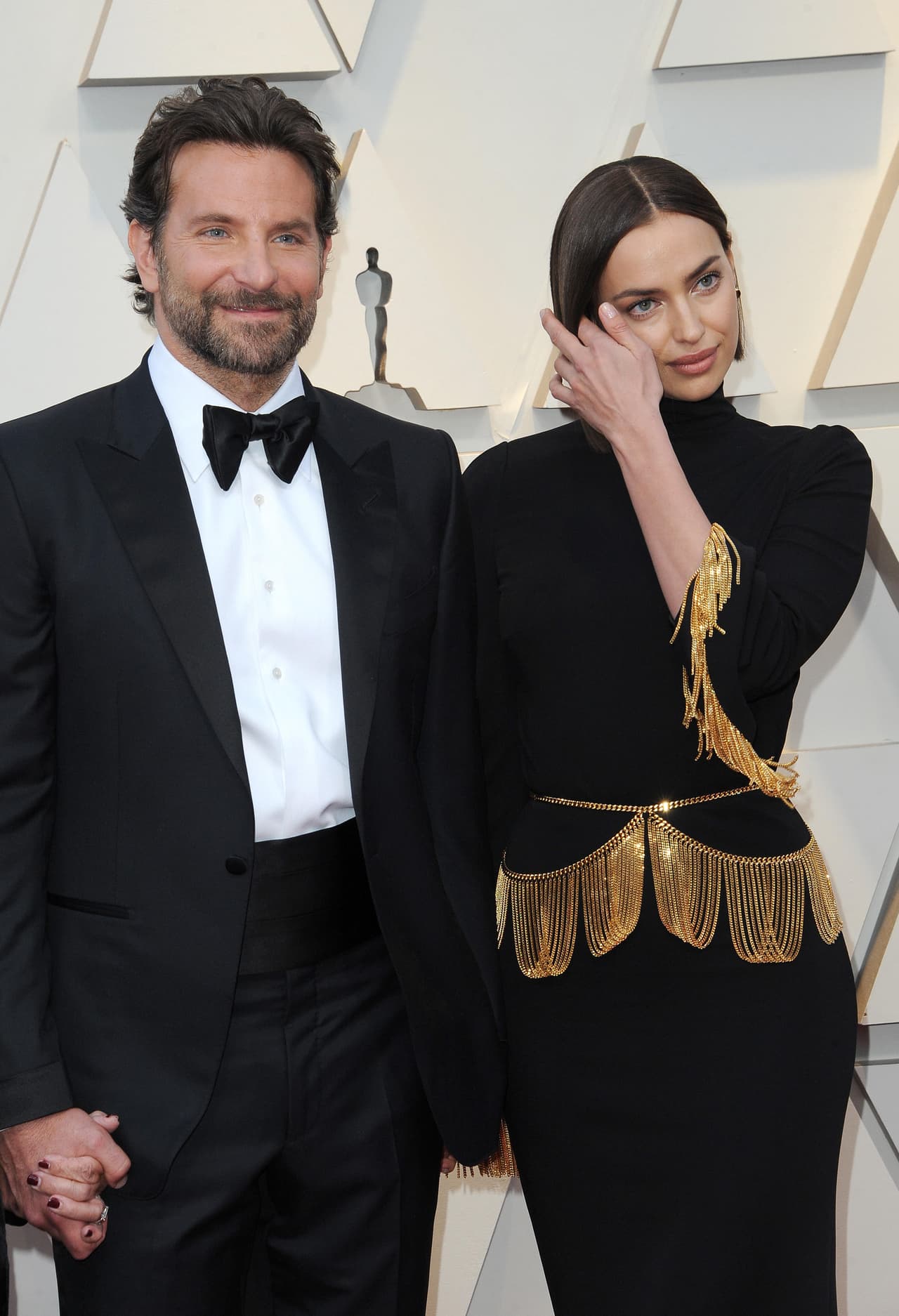 Desde 2019, la modelo está soltera, pues 
<b><a href="https://www.univision.com/famosos/despues-de-cuatro-anos-juntos-y-una-hija-bradley-cooper-e-irina-shayk-se-separan-fotos" target="_blank">se separó del actor Bradley Cooper</a></b>, con quien tuvo una hija, Lea De Seine, de 4 años.
<br>