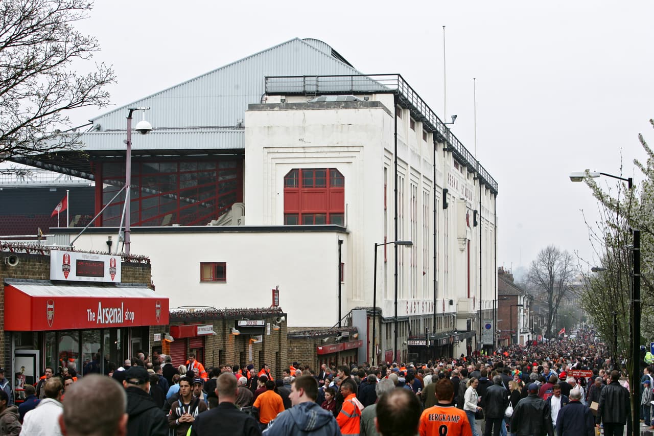 El Highbury fue testigo de una época gloriosa del Arsenal pero fue reemplazado por el Emirates Stadium.