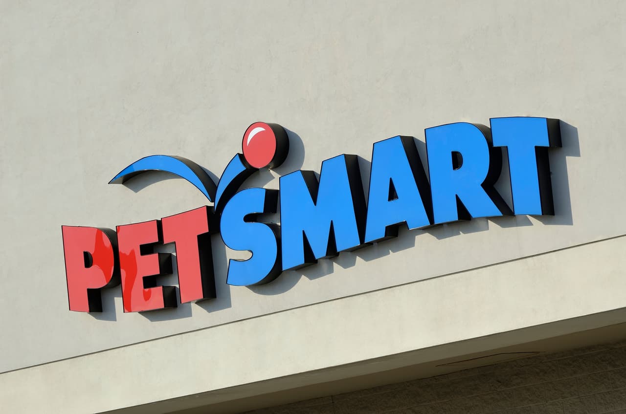 <b>Pet Smart:</b>
<br>
<br>⏱ 
<b>24 de diciembre:</b> Horario regular de 9:00 am a 9:00 pm, pero puede variar por localidad
<br>⏱ 
<b>25 de diciembre:</b> Cerrado
<br>⏱ 
<b>26 de diciembre:</b> Horario regular de 10:00 am a 7:00 pm, pero puede variar por localidad