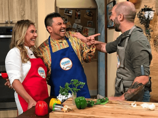 En esta casa, cocinamos con amor... Así despedimos esta deliciosa mañana de Cocineros Latinos.