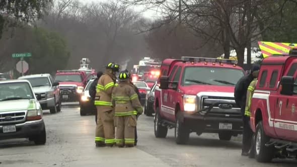 Cuando los bomberos llegaron, no encontraron llamas sino a la familia de María Rogers.