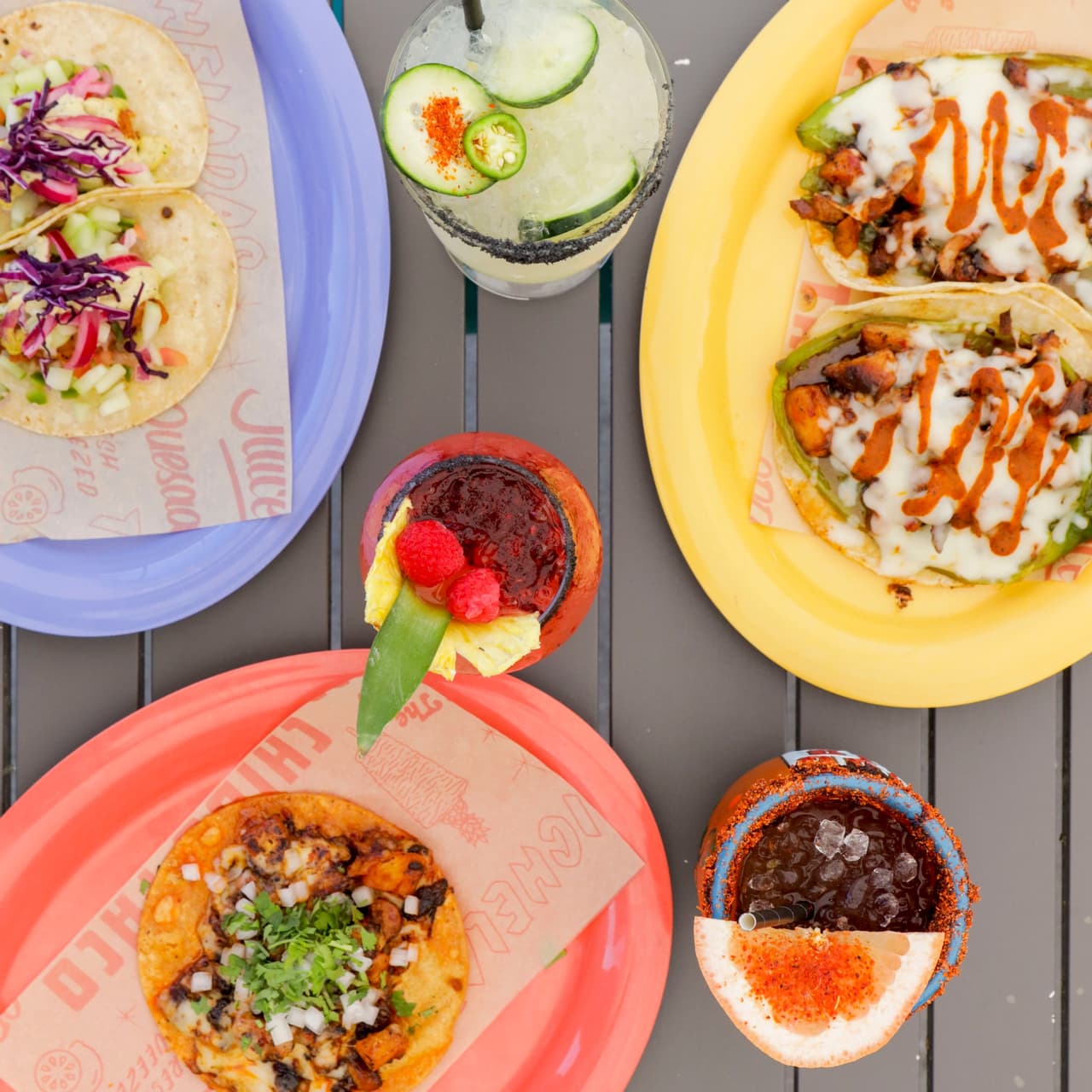 <b><a href="https://chidotaco.com/">Número 4: Chido Taco (2330 Bale St Ste 100 Raleigh, NC 27608)</a></b>. Ofrece tacos estilo callejero, aptos para vegetarianos y veganos, tortillas caseras, margaritas recién exprimidas y aguas frescas.