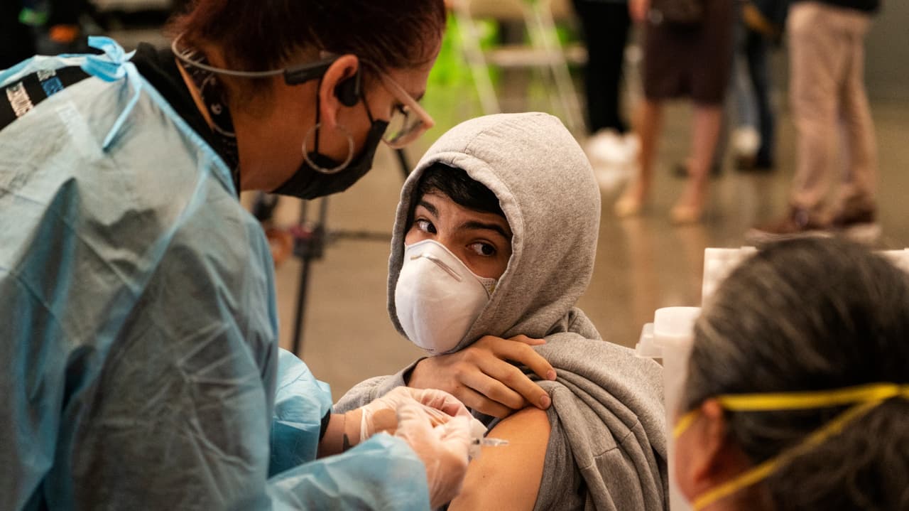 “Nadie será rechazado”: este condado del Área de la Bahía ofrece refuerzos de la vacuna para todos