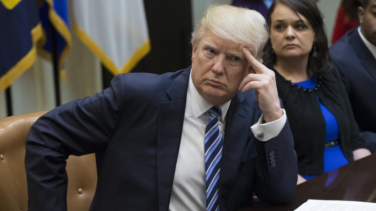 La Casa Blanca dice ahora que Obama no intervino el teléfono de Trump