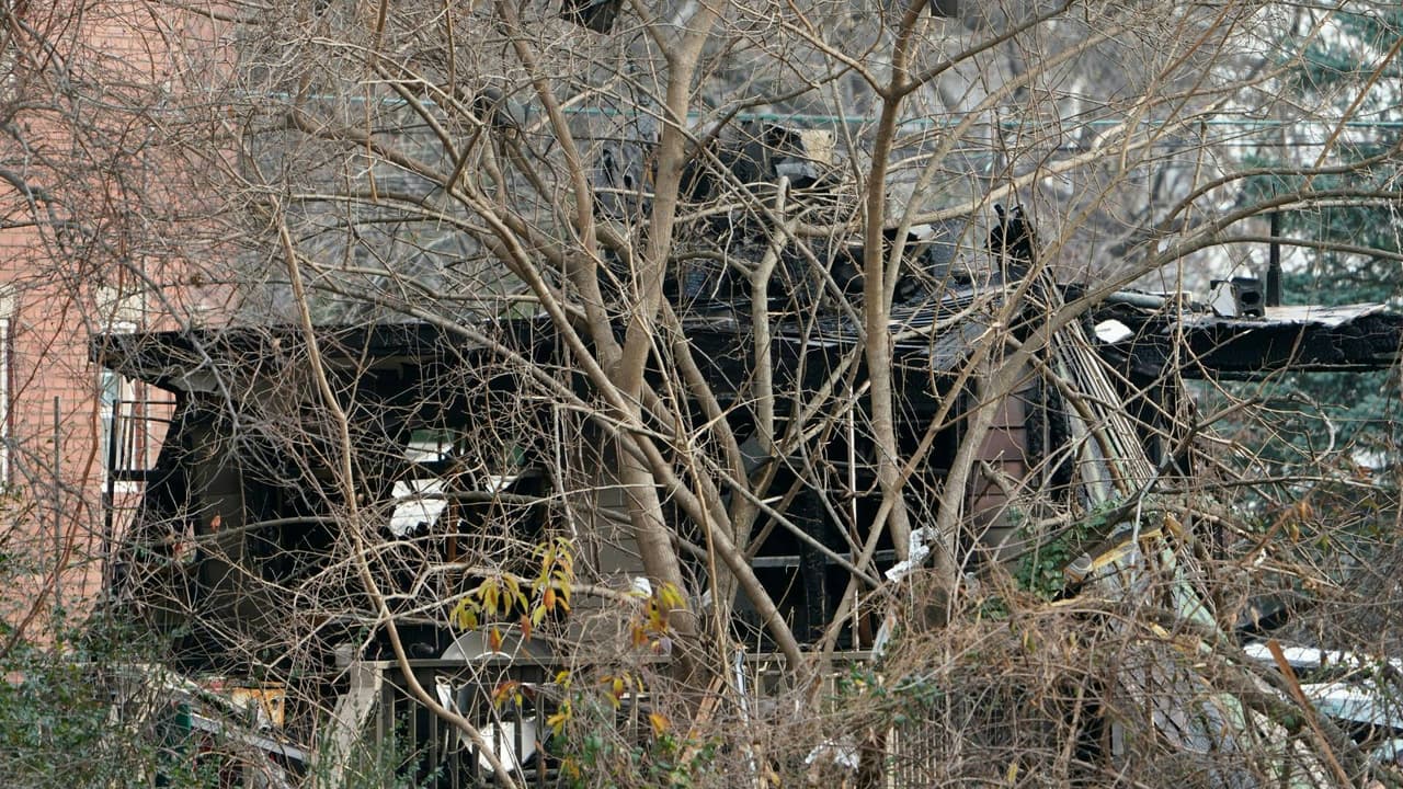 Arlington investiga la explosión que ocurrió en una vivienda donde la policía intentaba cumplir orden judicial