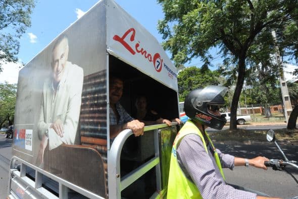 Ascendido en 1993 a la comandancia del Ejército, en abril de 1996 se declaró en rebeldía contra el entonces presidente, Juan Carlos Wasmosy, antiguo socio suyo que ordenó su destitución, lo encarceló y promovió contra él un proceso por sedición del que sólo se libraría definitivamente once años después.