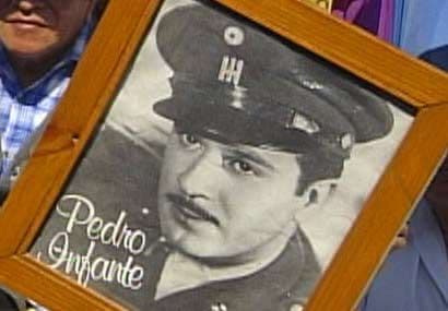 ¡Pedro Infante no ha muerto! y a 57 años de su pérdida cientos de seguidores lo recuerdan con ceremonias exposiciones, canciones o sus películas. ¿Cómo recuerdas al ídolo de Guamúchil?