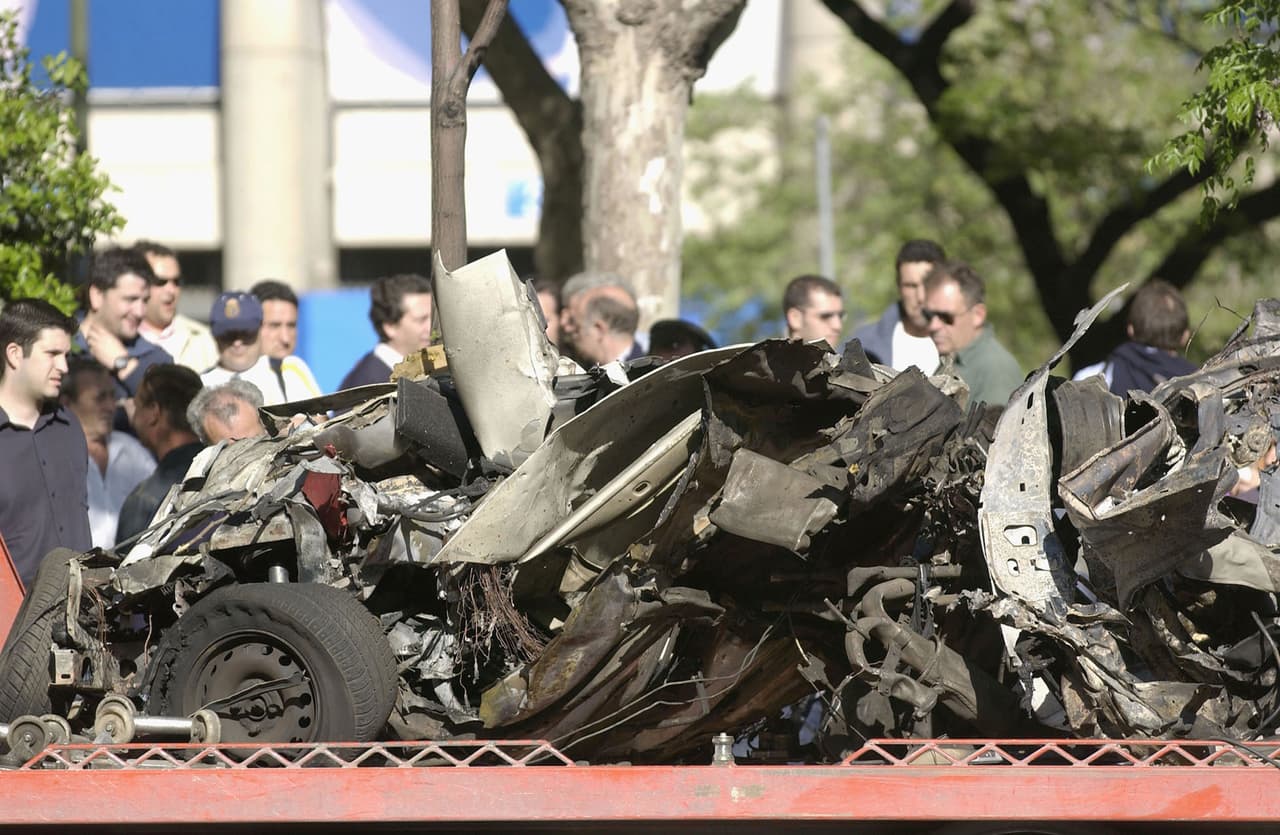 El 1º de mayo de 2002, la organización terrorista ETA estalló un coche-bomba en Madrid junto al estadio Santiago Bernabéu horas antes de que el Barcelona se enfrentara al equipo local en las semifinales de la Champions League; no hubo muertos.