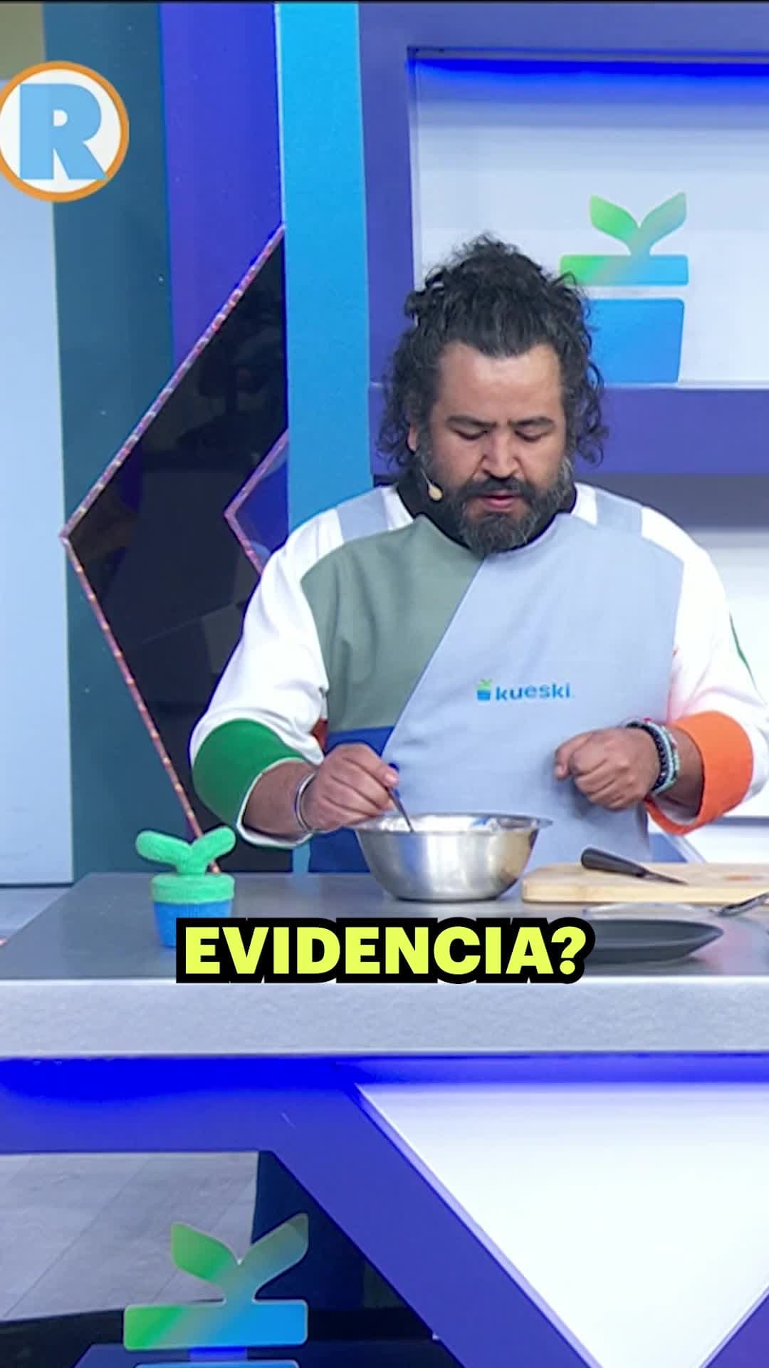Tere expone a 'El Diablito' por chuparse la mano en la cocina de #HoySoyElChef