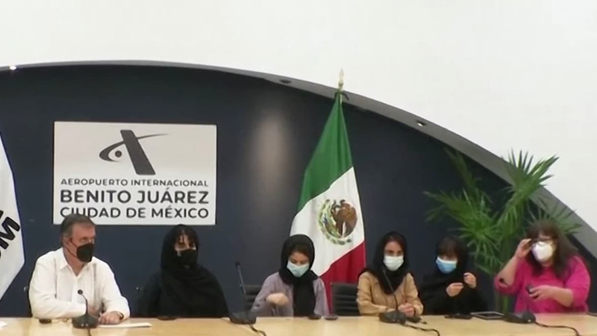 México recibe a cinco refugiadas del equipo femenino de robótica de Afganistán