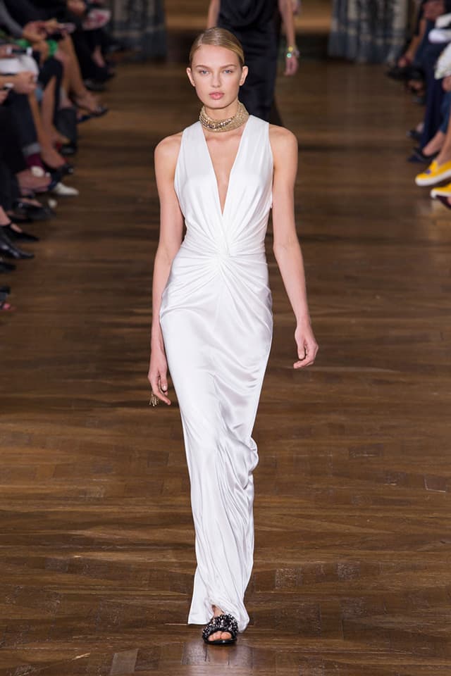 Descubre la colección primavera – verano 2017 de Lanvin aquí.