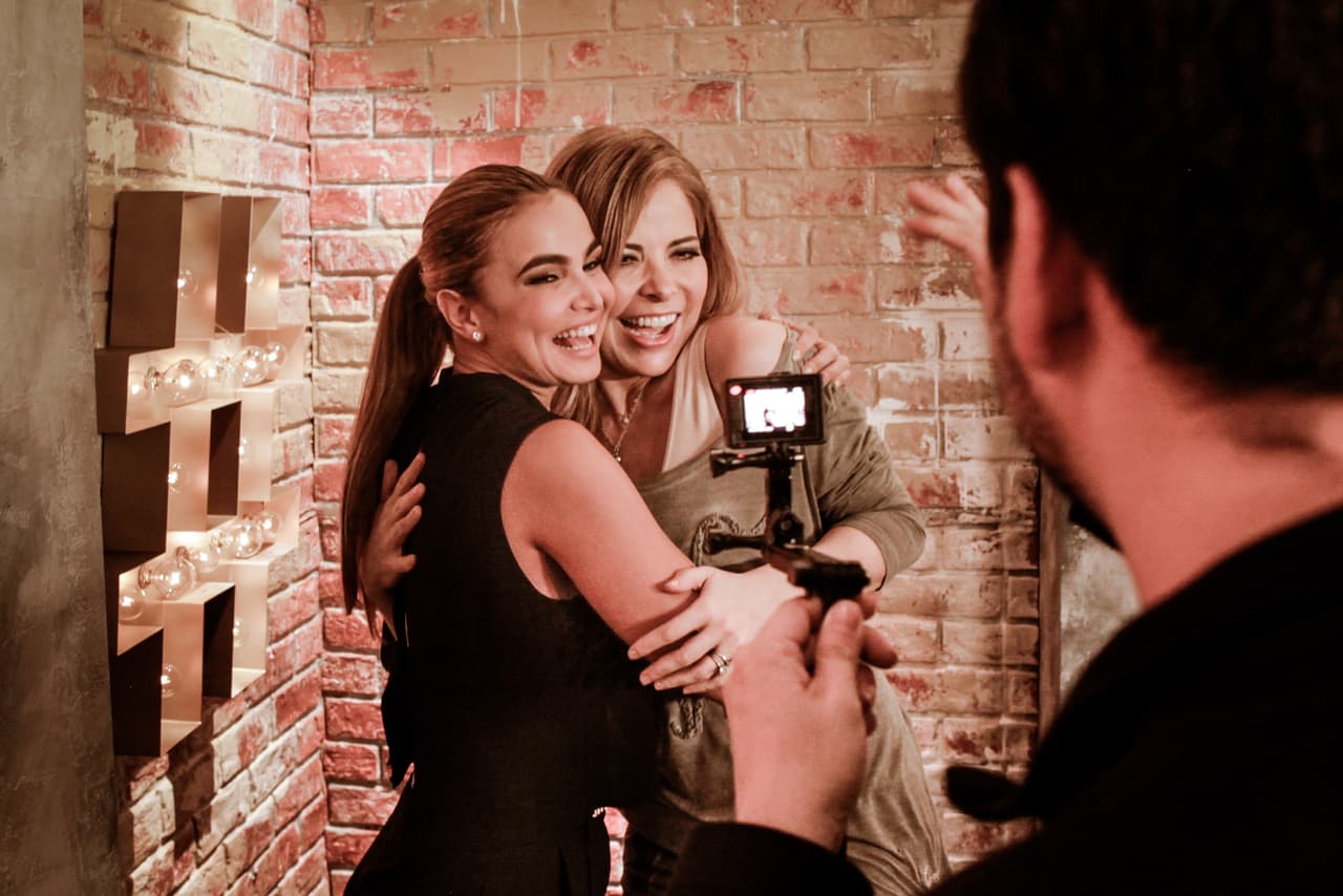 Además de compartir con nosotros, contestó preguntas de sus fans.