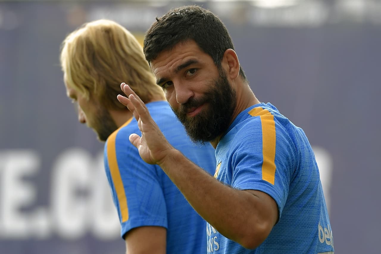Arda Turan sufrió un esguince en el ligamento lateral del tobillo derecho