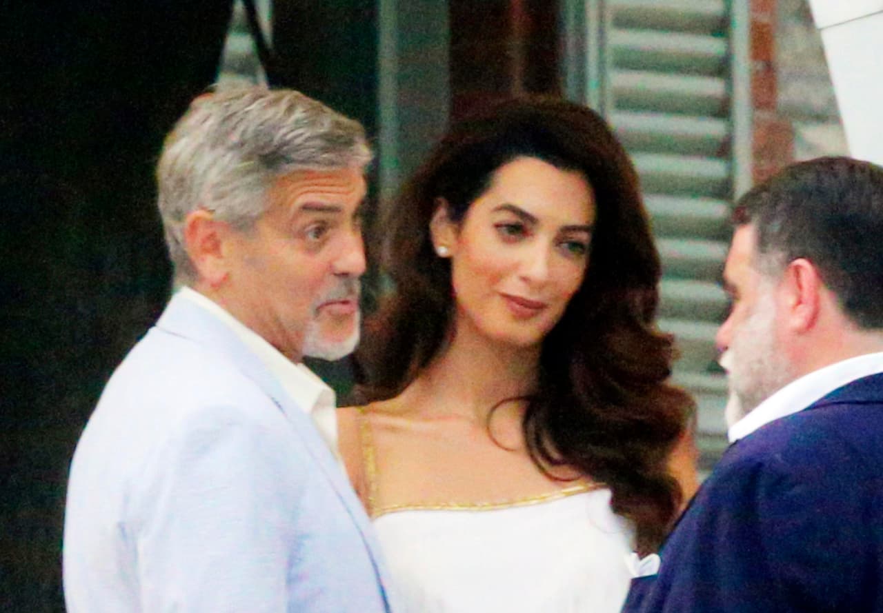 George y Amal Clooney dieron una fiesta en su hogar de Lago Como, Italia.