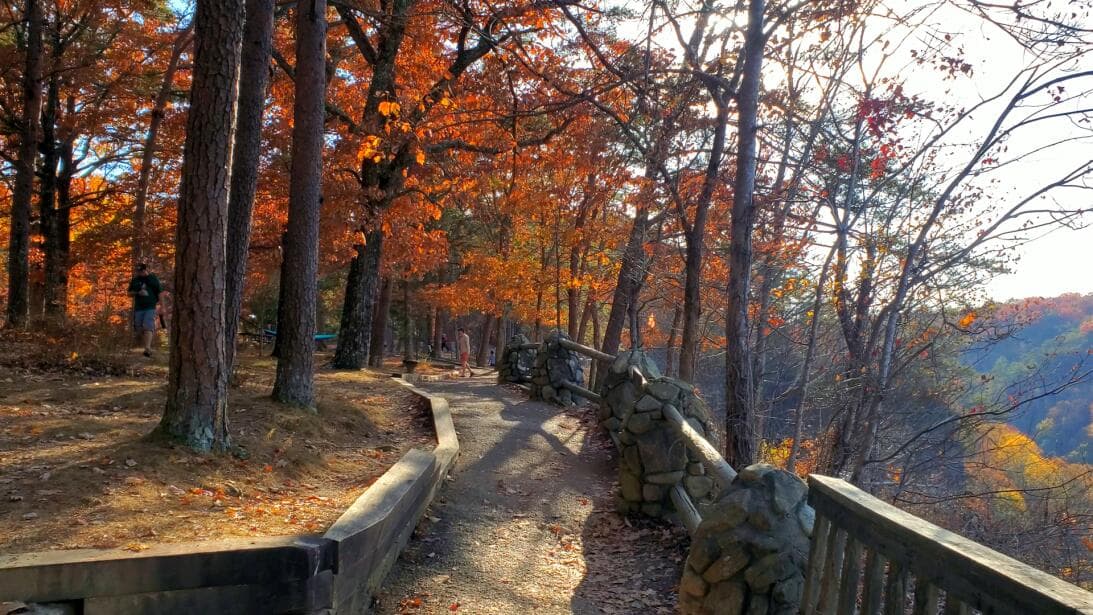 Aunque para muchos es el destino ideal para los amantes del otoño, quienes buscan disfrutar de aventuras al aire libre mientras aprecian el cambio de color en las hojas que es propio de la temporada, lo cierto es que su belleza puede apreciarse en cualquier época del año.