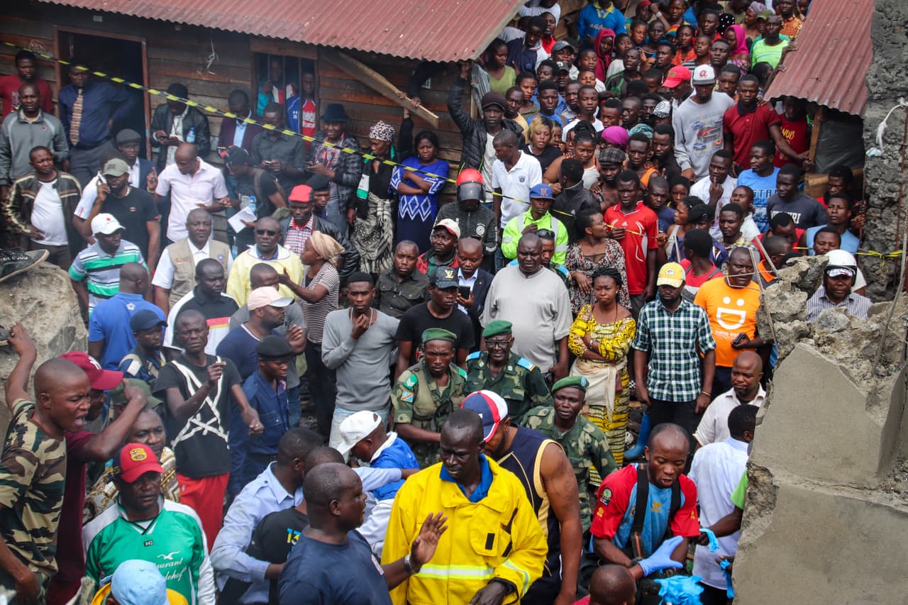Según reportaron algunos testigos, poco después del impacto una parte del avión estalló, y los habitantes del barrio Mapendo de Goma acudieron con ollas y cubos de agua para apagar los restos de la aeronave.