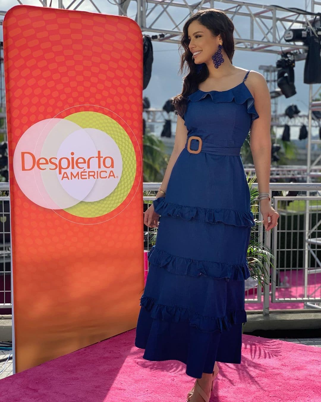 Aleyda Ortiz lució espectacular como es su costumbre y nos trajo las mejores ofertas en artículos de belleza.