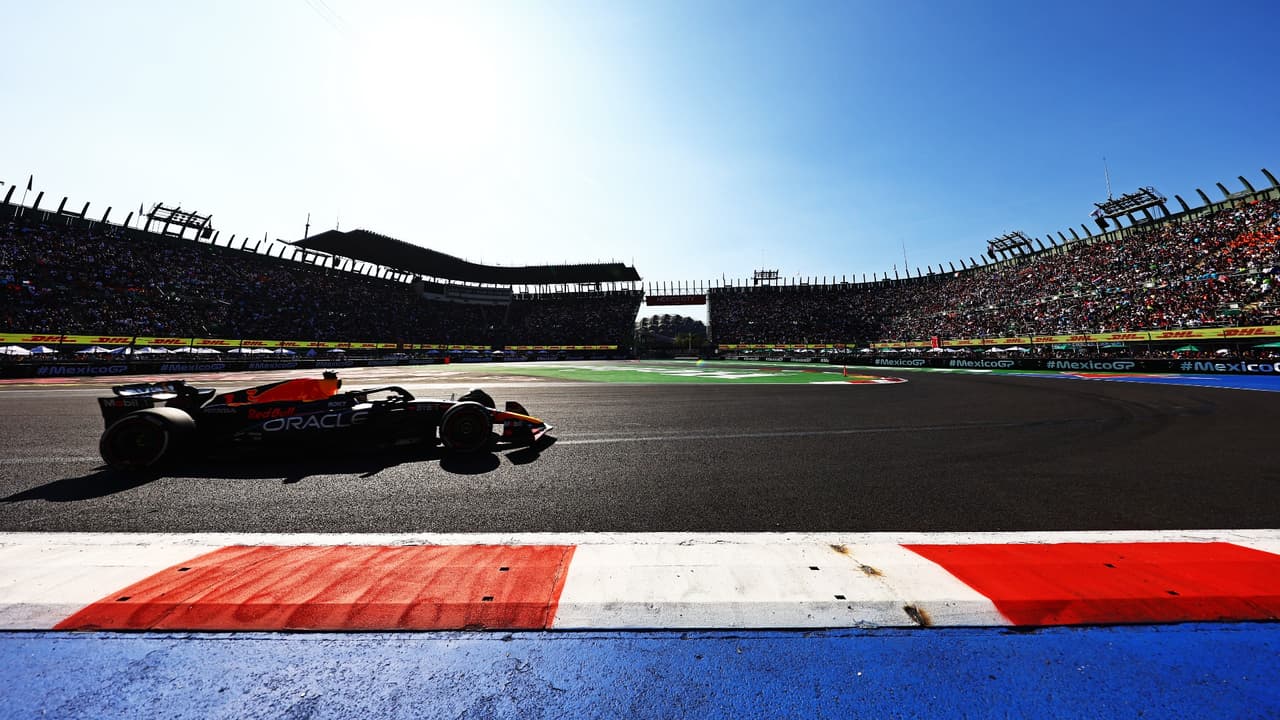 Pero Max sigue siendo el rey en un GP de México accidentado