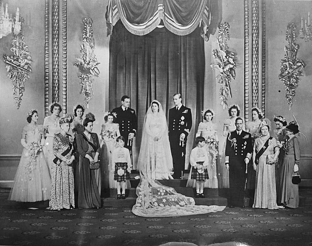 Isabel II el día de su boda con Felipe de Edimburgo.