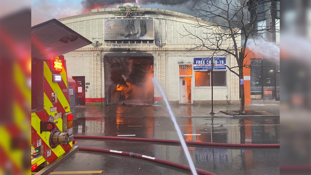 Las labores de contención duraron aproximadamente tres horas. En el proceso, se reportó a una persona lesionada.