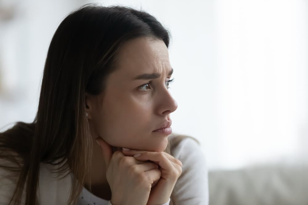 La vida real no es tan cuadrada ni encaja en lo que tú piensas que es. No todo tiene una solución, ni una respuesta. Eso no significa que todo esté feo o malo, sino que tal vez tus estándares están demasiado exagerados o son un tanto egoístas. Relájate.