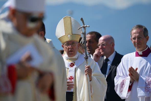 A su llegada, el máximo representante de la Iglesia católica se dirigió primero a la cárcel de Castrovillari, en la provincia de Cosenza.