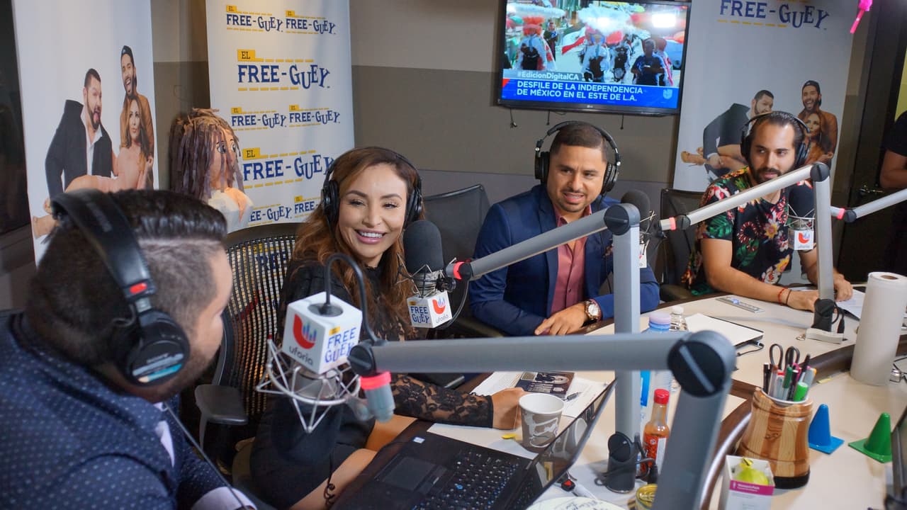 <b><a href="http://www.univision.com/temas/larry-hernandez">Larry Hernández</a></b> está de manteles largos con su nuevo disco 'Lo Blanco y Lo Negro de Mi Vida' y confesó que algunas de las canciones las escribió en la carcel.