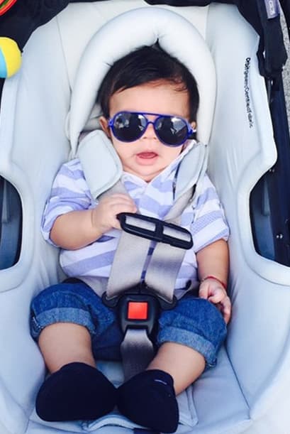 Alejandra no aguanta la emoción de celebrar la primera navidad de su hijo Matteo de casi 9 meses. Mira las fotos más cute de Matteo, un bebé tan stylish como su mamá.