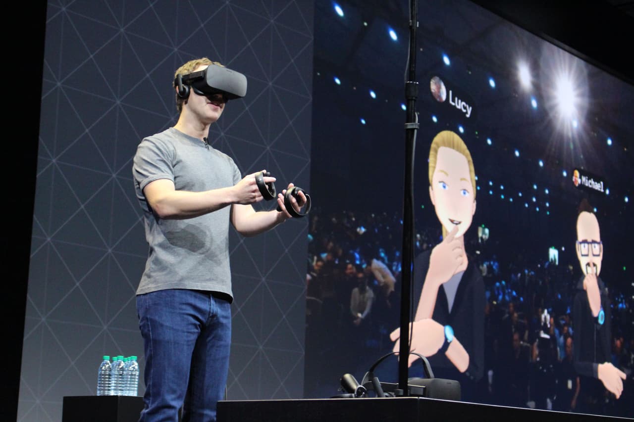 <b>Inversión en realidad virtual, marzo 2014.</b> Facebook compró Oculus, empresa de realidad virtual, por 2 mil millones de dólares. Un año después el cofundador de Oculus y su más importante representante, Palmer Luckey, abandonó la empresa.