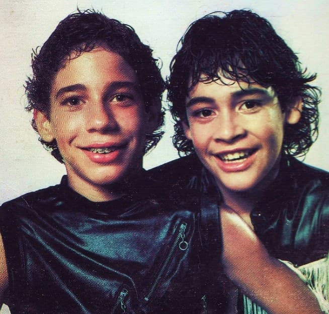 Estuvo en el grupo por cuatro años y medio (hasta el año de 1984).