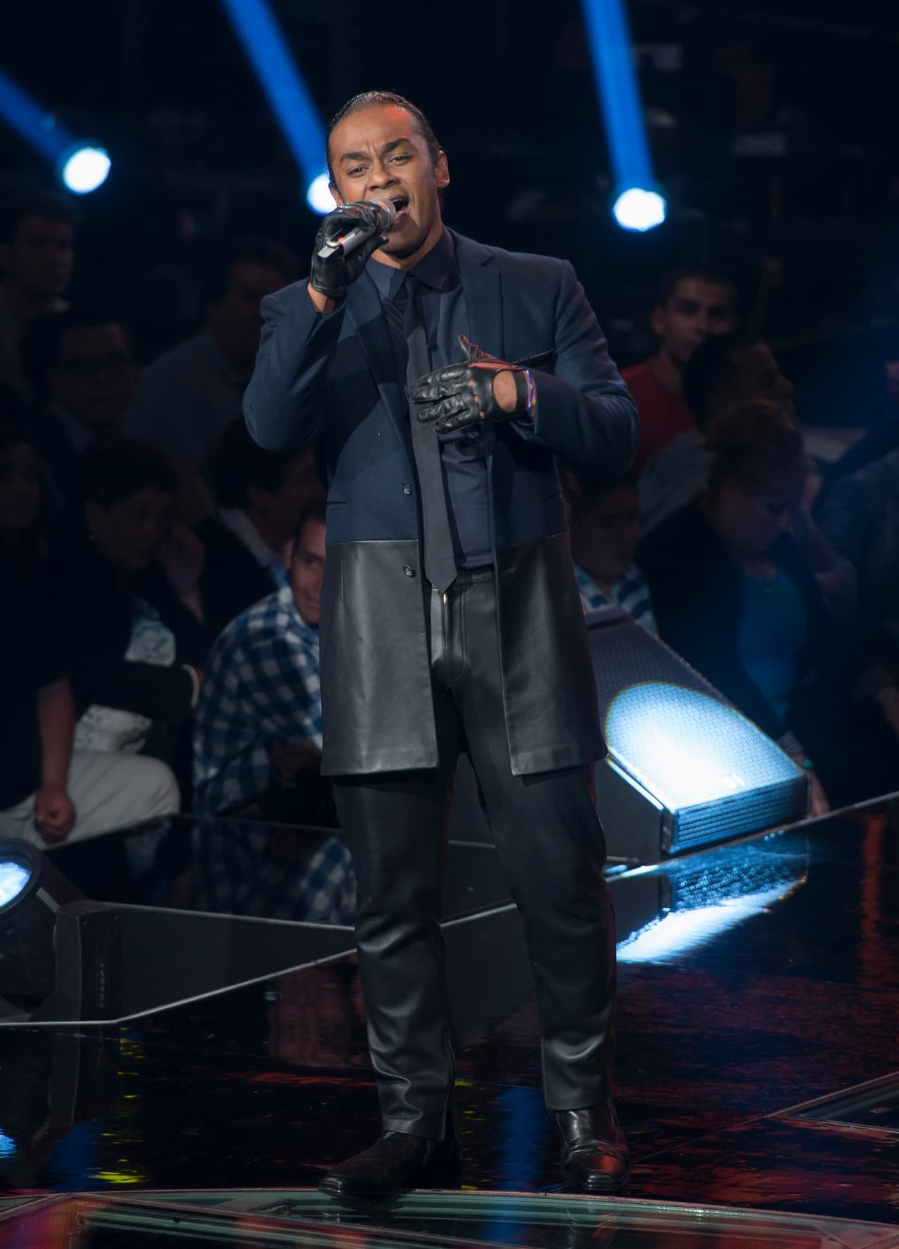 Esta octava gala se puso color de hormiga, se vivió de todo, desde un pleito entre Belinda y Ha Ash, Max Cervantes le declaró su amor a María León, quien fue eliminada junto con los Monsiváis.