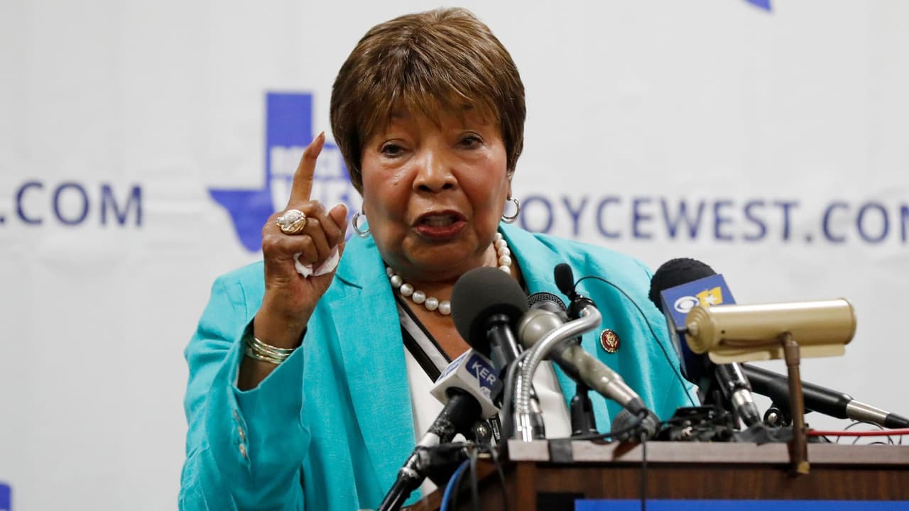 La representante estadounidense Eddie Bernice Johnson, demócrata de Texas, habla el 22 de julio de 2019, en Dallas.