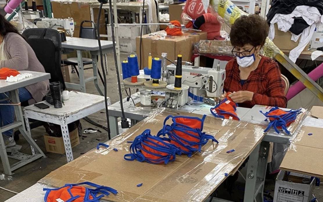 Cierran fábrica de ropa en los Ángeles tras registrarse más de 300 contagios y cuatro muertes por coronavirus
