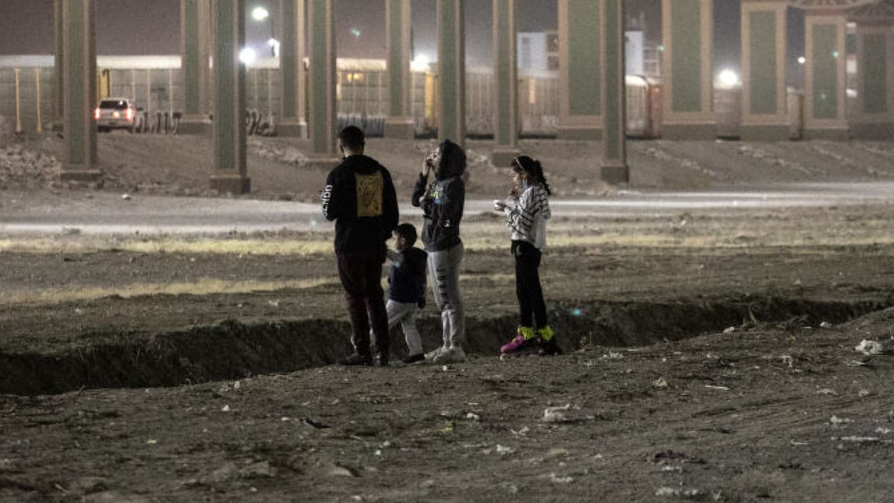 Por qué tantos niños siguen arriesgando su vida para cruzar la frontera