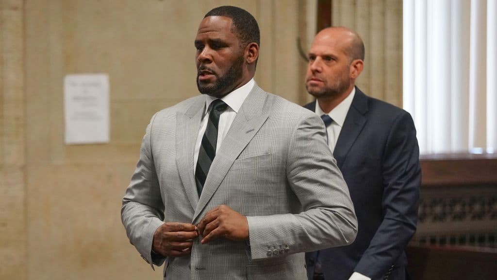 Lo señalan de abusar sexualmente de un hombre: lo último del juicio de R. Kelly 