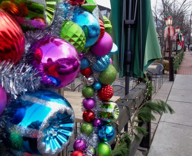 En New Hope puedes encontrar el North Pole Express, donde disfrutarás de villancicos, chocolate caliente, galletas e incluso la visita de Santa y la Sra. Claus.